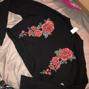Black Long sleeve crop top w/ roses
